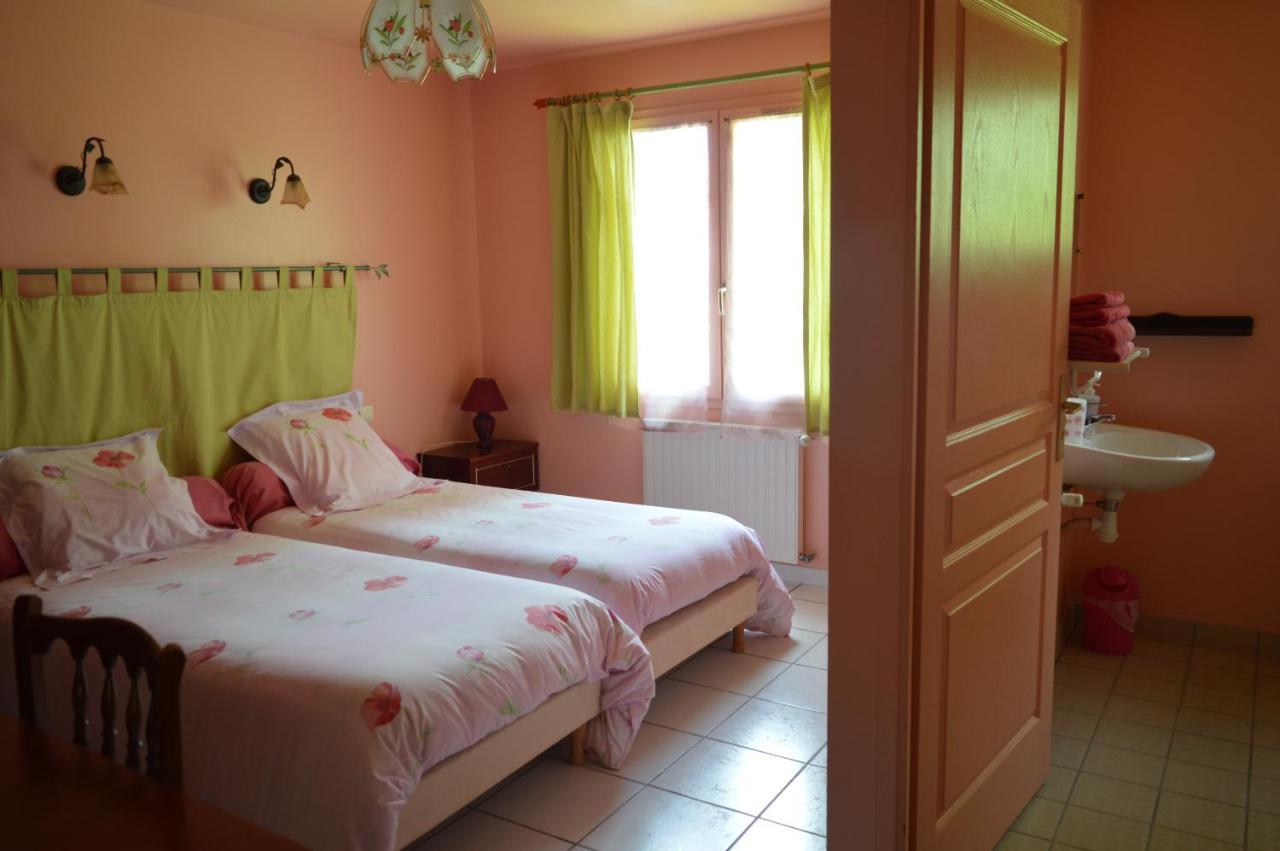Chambres d'Hôtes Le Relais du Passage de la Roche Le Mesnil-sous-Jumièges Extérieur photo