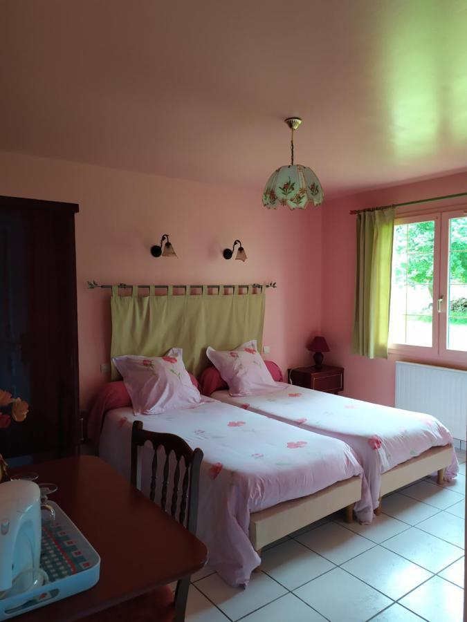 Chambres d'Hôtes Le Relais du Passage de la Roche Le Mesnil-sous-Jumièges Extérieur photo